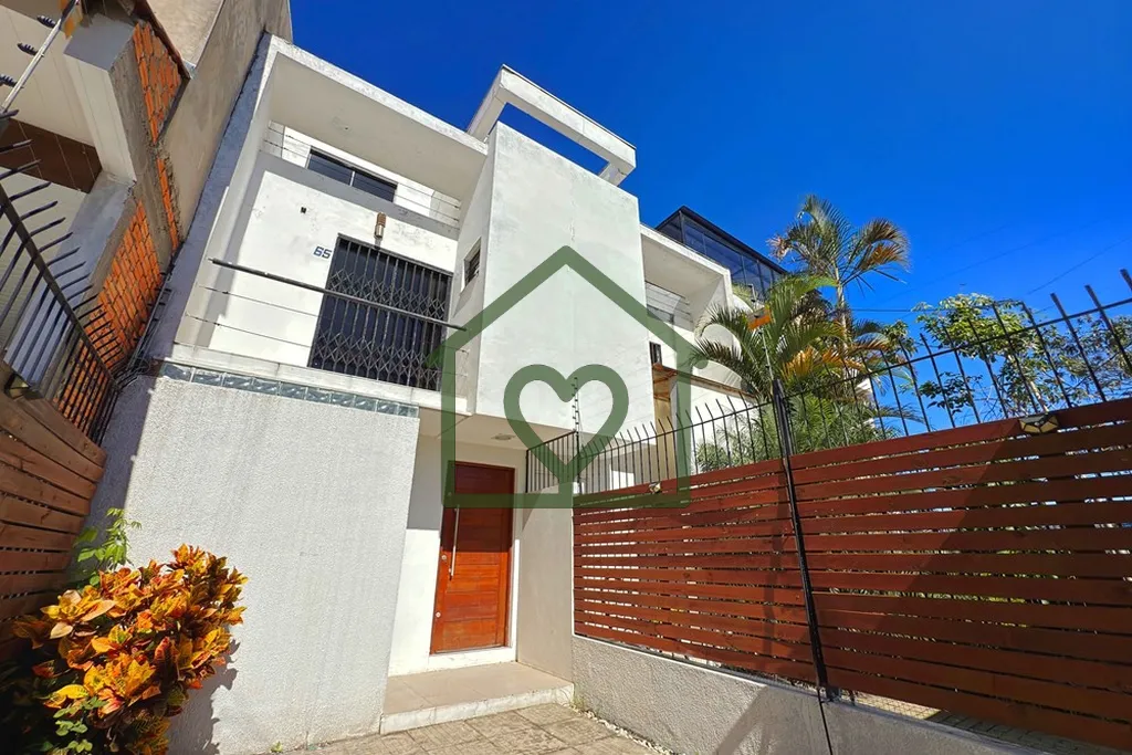 Imagem Casa com 110m² privativos, 3 dormitórios, sendo 1 suíte com sacada, projetada para oferecer confo...