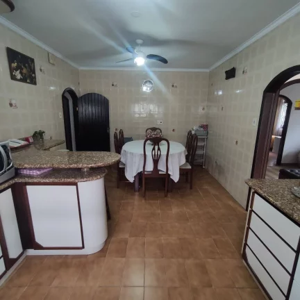 Imagem Casa Averbada à venda em Joinville, bairro Saguaçú