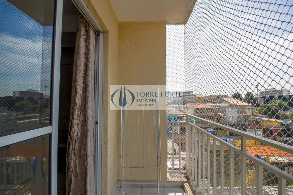 Imagem Apartamento com 2 dormitorios , varanda e 1 vaga em Itaquera .