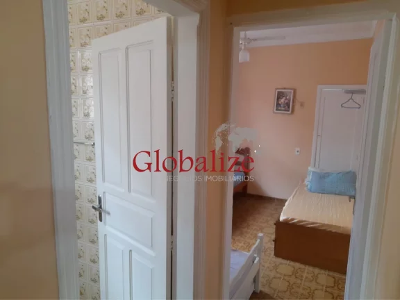 Imagem Casa térrea bem grande em Santos na Ponta da Praia com 3 dormitórios e edícula nos fundos à venda por R$ 980.000,00