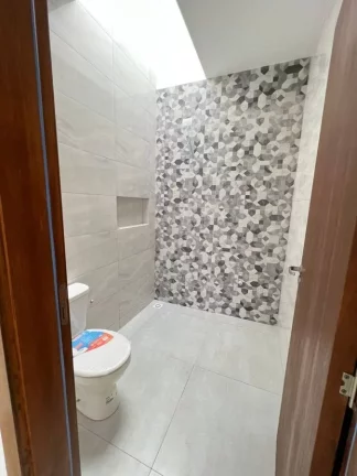 Imagem SOBRADO NOVO, 3 QUARTOS SENDO 1 SUÍTE, ITAPEMA DO NORTE