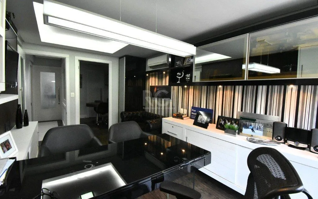 Imagem Conjunto/Sala para Venda - 26.08m², 0 dormitórios, 1 vaga - Menino Deus