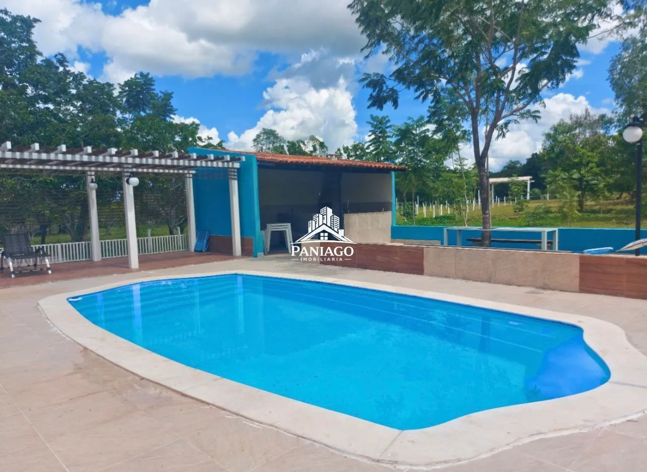 Imagem Chácara Porteira Fechada à Venda Próximo à Cuiabá com Piscina, Rio e Campo Socie