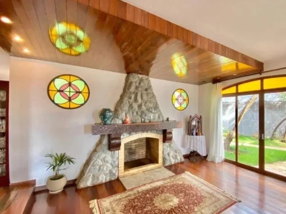 Imagem EXCELENTE CASA NO MANGABEIRAS COM 05 QUARTOS,02 SUÍTES E 04 VAGAS.