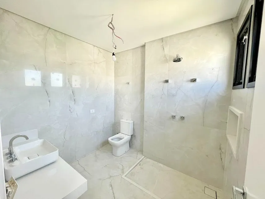 Imagem Sobrado de 560m² Localizado no Alphaville Res. Dois - Barueri - SP!