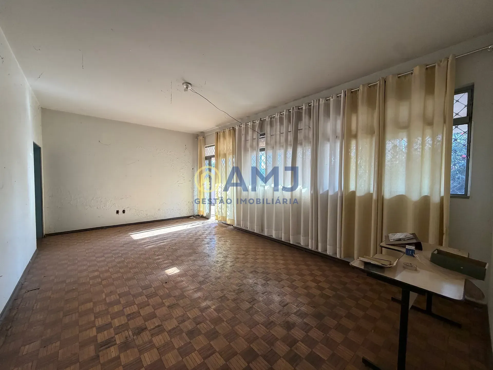 Imagem CASA À VENDA | AVENIDA COMERCIAL | SETOR OESTE / SETOR COIMBRA | GOIÂNIA