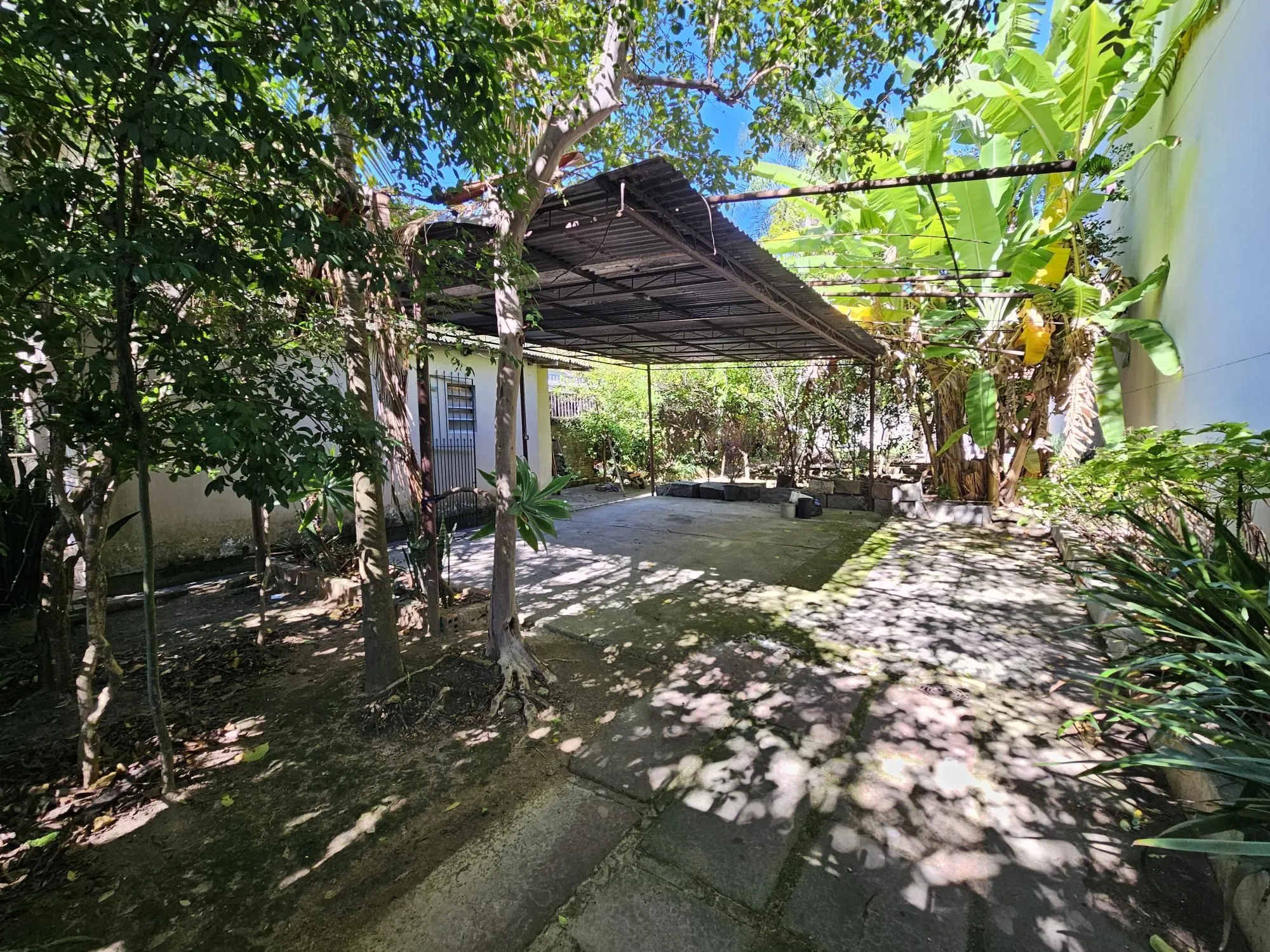 Imagem Casa 03 dormitórios com suite e 02 vagas no Bairro Mont Serrat
