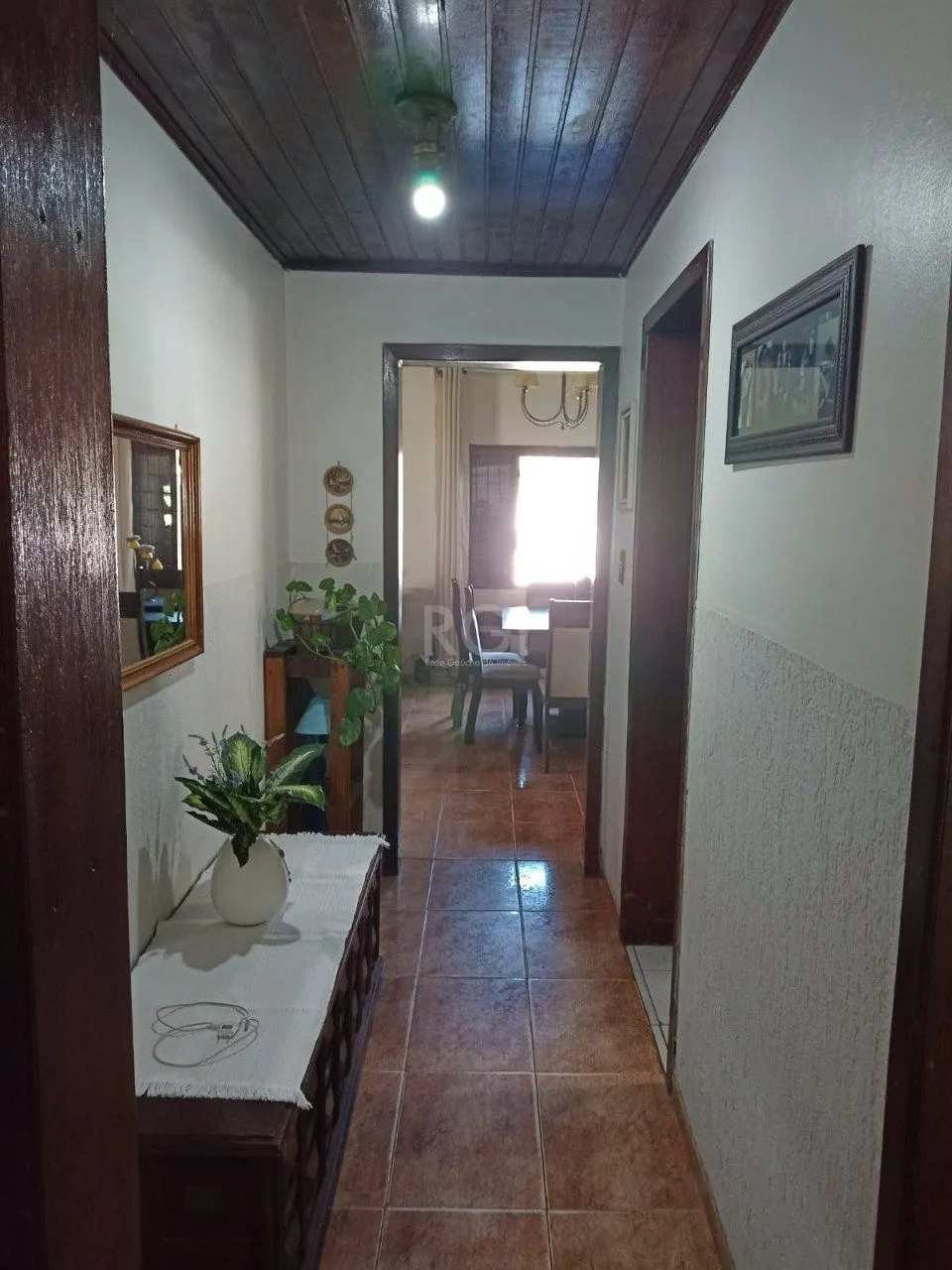 Imagem Casa 3 dormitórios, sendo 1 suite, 9 vagas - bairro Ponta Grossa Porto Alegre RS
