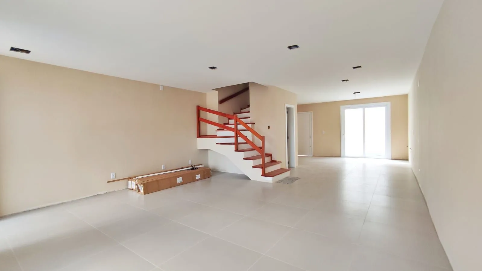 Imagem Sobrado 3 dormitórios suíte à venda no Vila Ipiranga - Porto Alegre - R$ 720.000