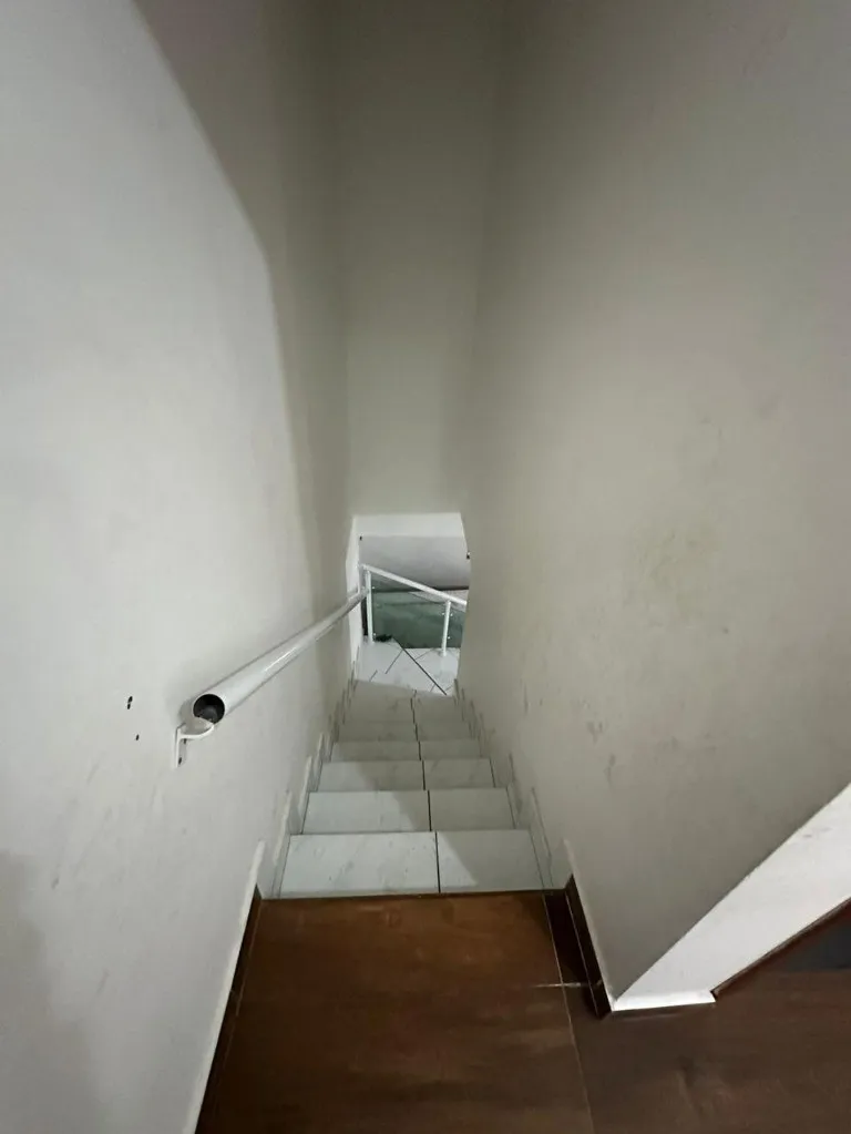 Imagem Sobrado de 3 quartos e 1 suíte na Vila Eldízia, Santo André-SP: 180m², 2 banheiros e 1 vaga de garagem!