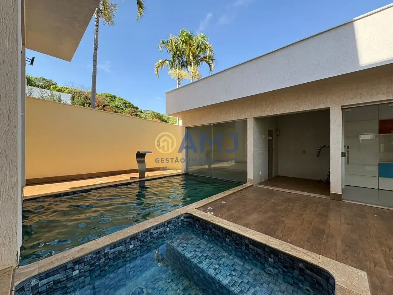 Imagem Sobrado para Locação 5 Quartos, 4 Suites, 2 Vagas, 614M², Jardins Madri, Goiânia - GO | Jardins Madri