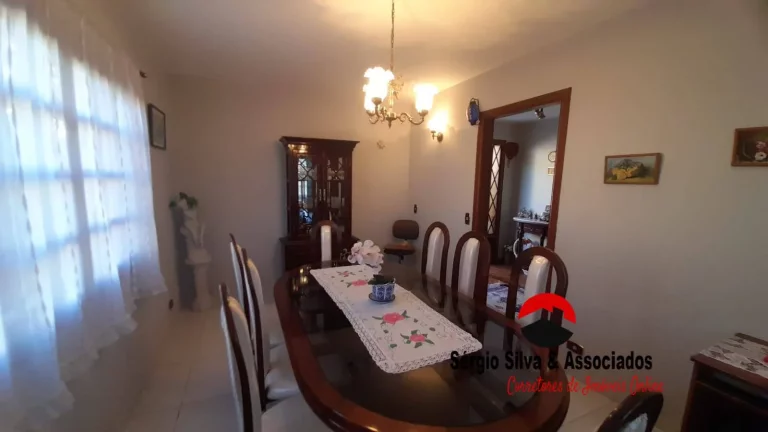 Imagem Casa a Venda na Nova Suíça em Campos do Jordão - SP.