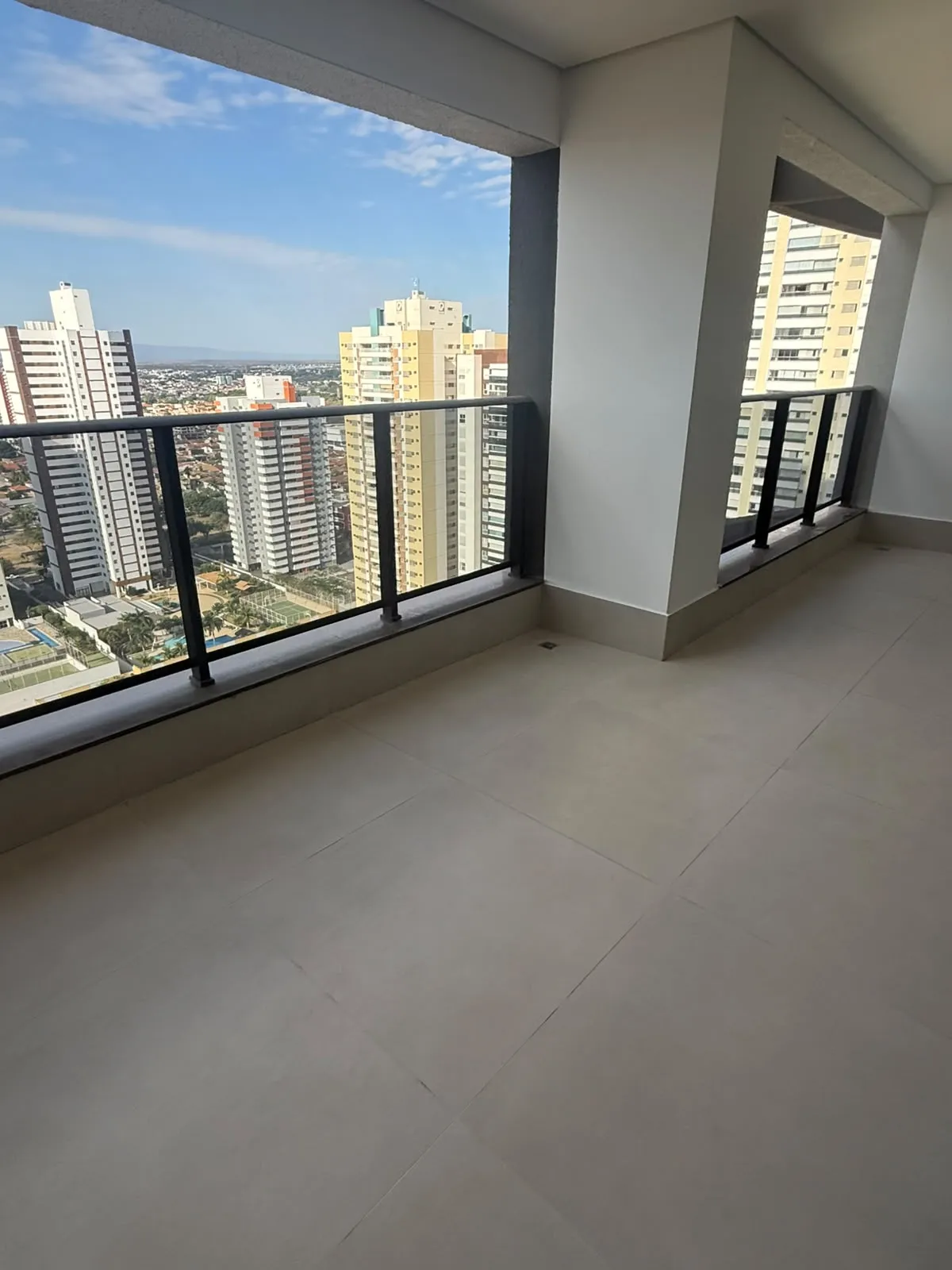 Foto do imóvel Apartamento 3 suítes Edifício Harissa em Avenida Fernando Correa da Costa