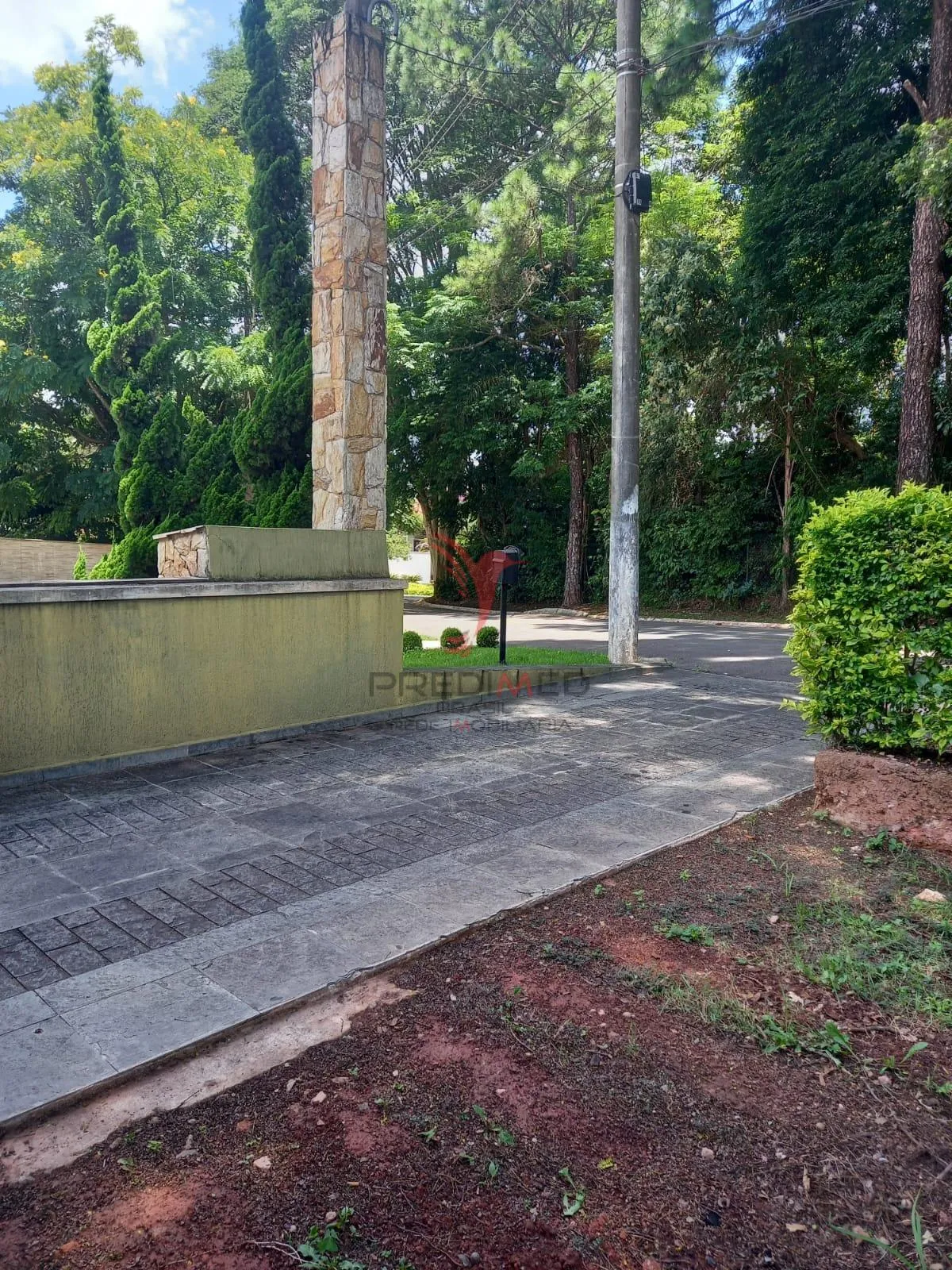 Imagem Casa semi-térrea no Condomínio São Fernando em Barueri