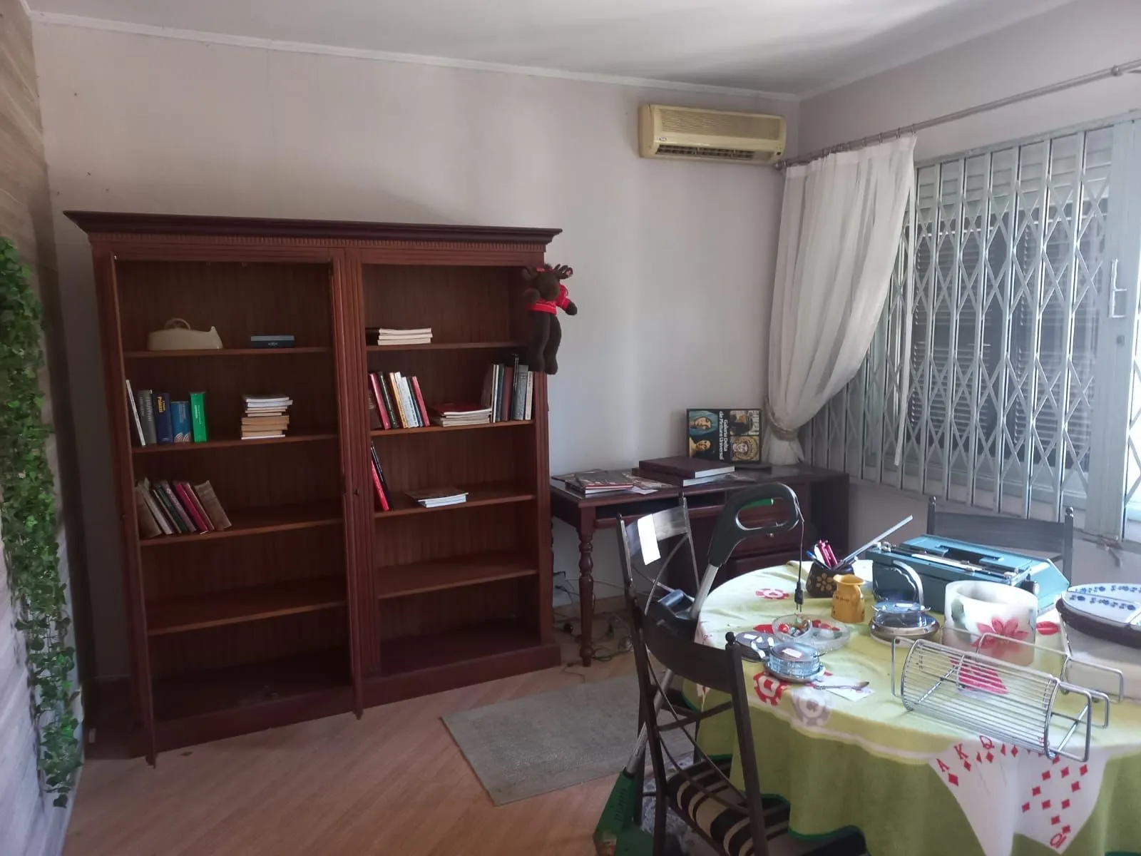 Imagem Casa Completa com Piscina, Escritório e 6 Dormitórios