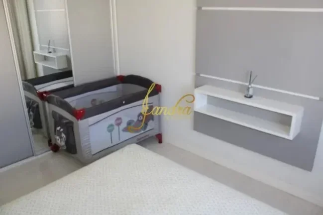 Imagem Apartamento de frente para a praça, com 3 dormitórios e com 2 box