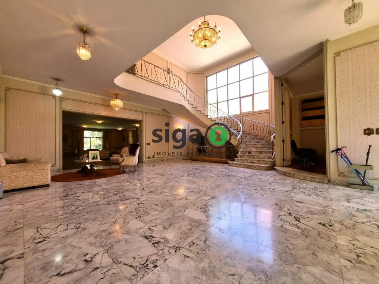 Foto do imóvel Casa a venda na Cidade Jardim com 5 quartos