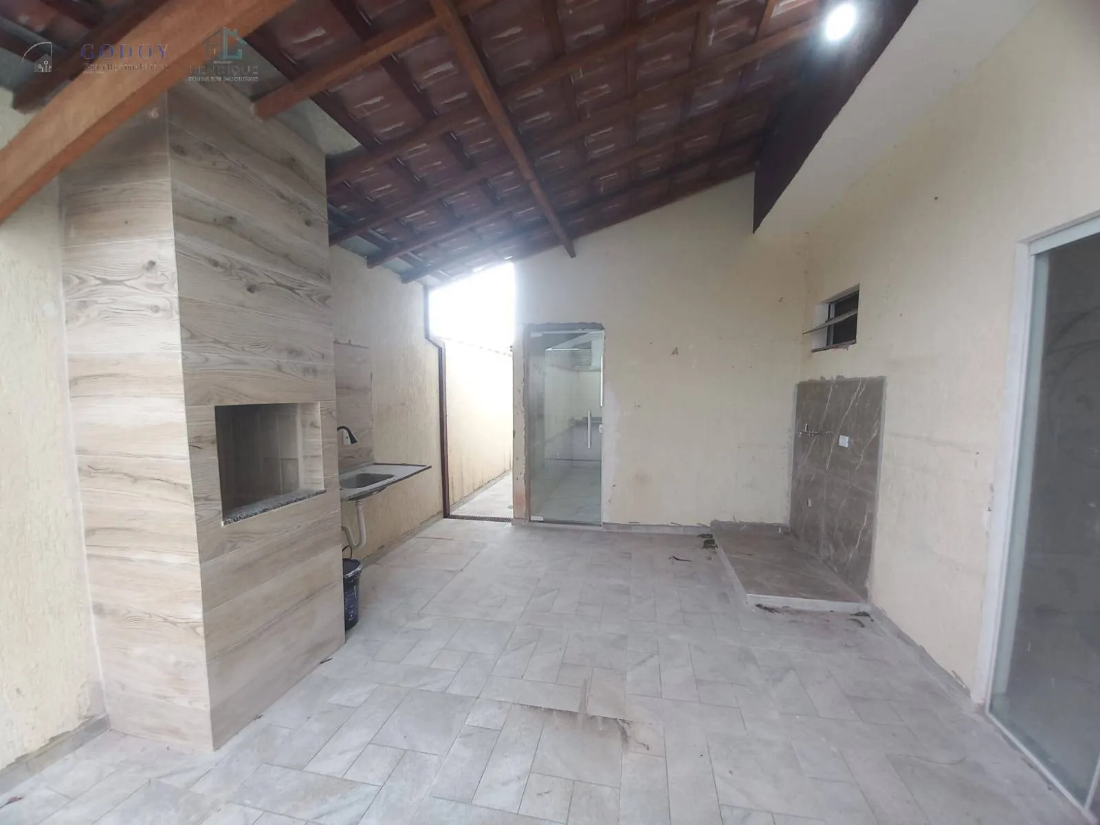 Imagem Qualidade de Vida: Casa com 3 Quartos e Espaço para Lazer