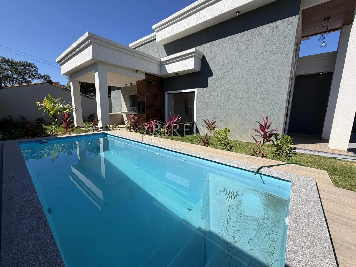Imagem Casa para Venda em Rio das Ostras, Enseada das Gaivotas, 3 dormitórios, 1 suíte, 2 banheiros, 3 vagas