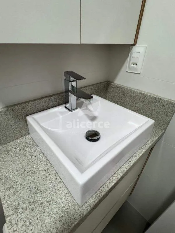 Imagem Studio Mobiliado com Churrasqueira e Garagem em Condomínio Completo no Campeche