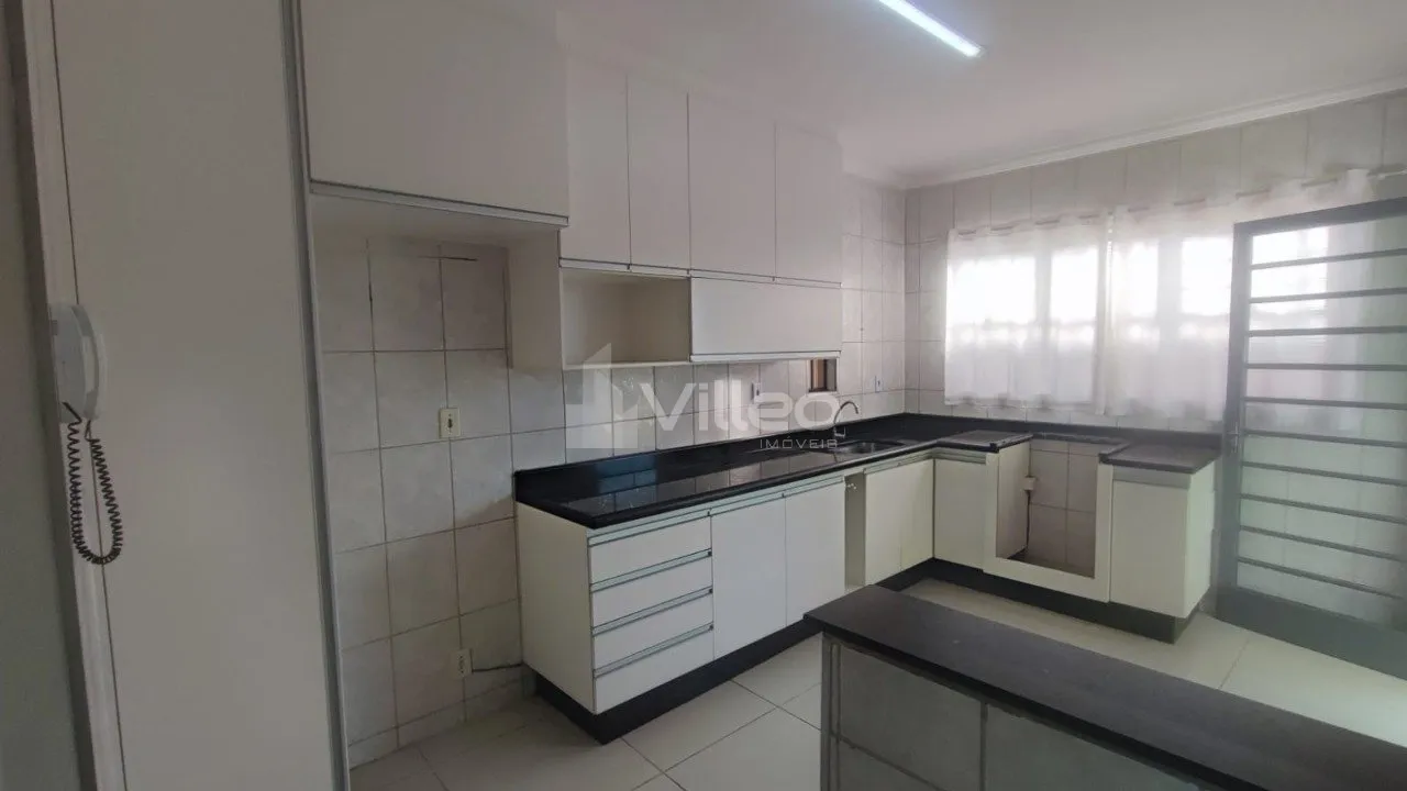 Imagem Se você procura um imóvel espaçoso, versátil e pronto para receber sua família com conforto, es...