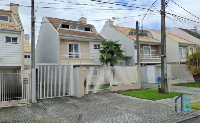 Foto do imóvel Sobrado LINDO, 03 quartos c/suíte, sacada, 04 vagas, no Jardim das Américas em Curitiba PR