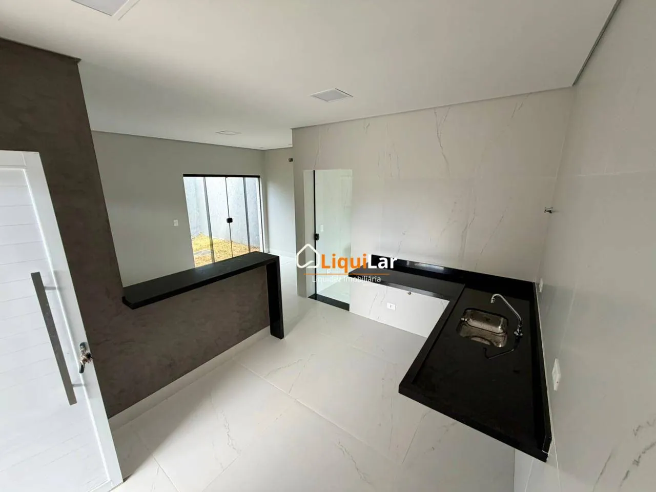 Imagem Casa à Venda no Bairro Tiradentes com 3 Quartos, Suíte e Área Gourmet Próxima à Lagoa Itatiaia