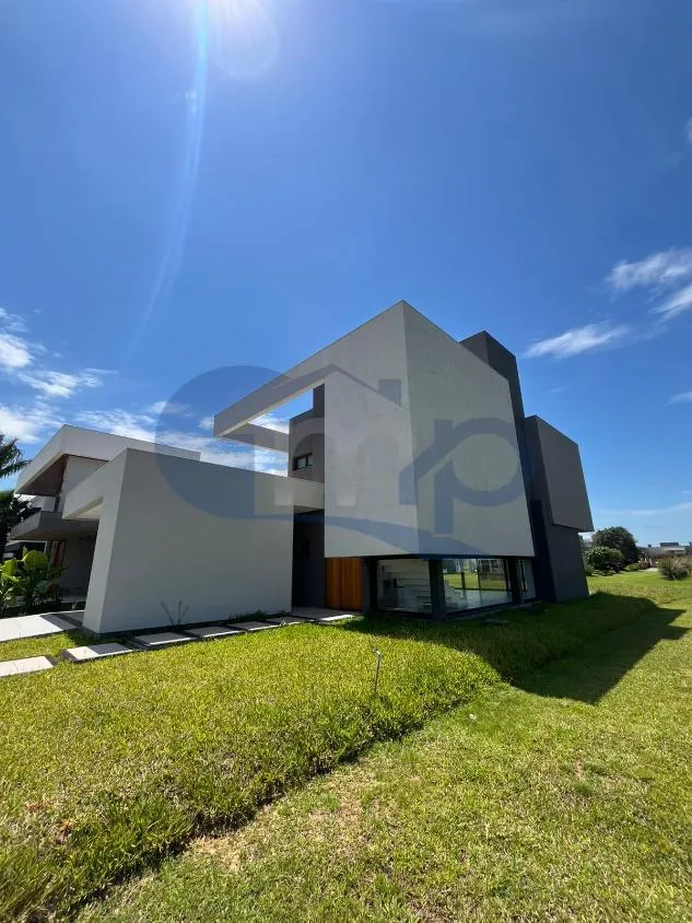Imagem Casa Nova de Alto Padrao com 4 Suites no Reserva das Aguas - Torres/RS