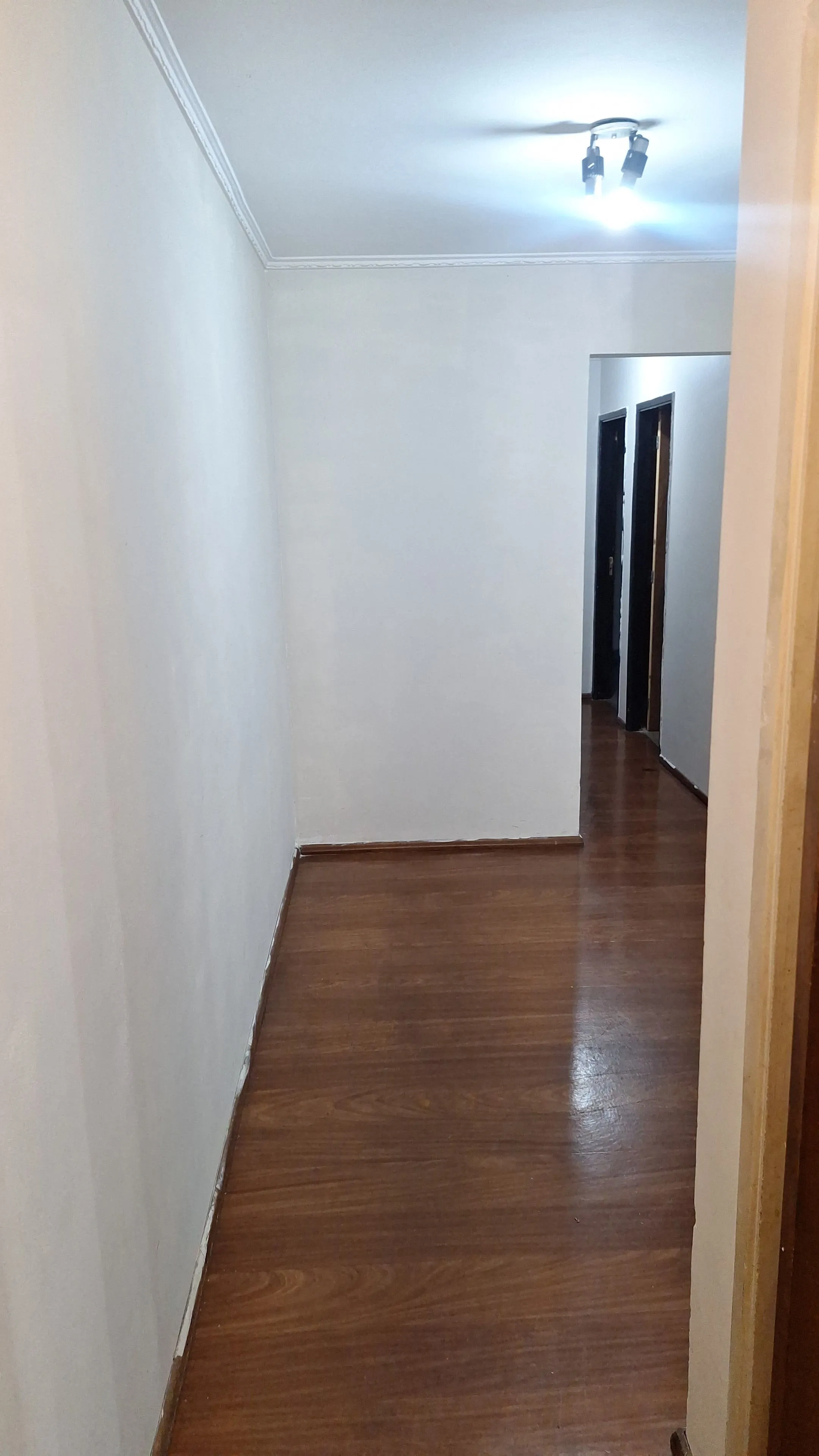 Imagem VENDO APTO DE 02 DORMIRÓRIOS NO CONJUNTO RESIDENCIAL INGAÍ - SP!