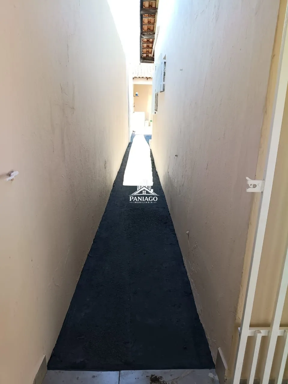Imagem CASA À VENDA NO CPA IV 2/4 SENDO UMA SUITE