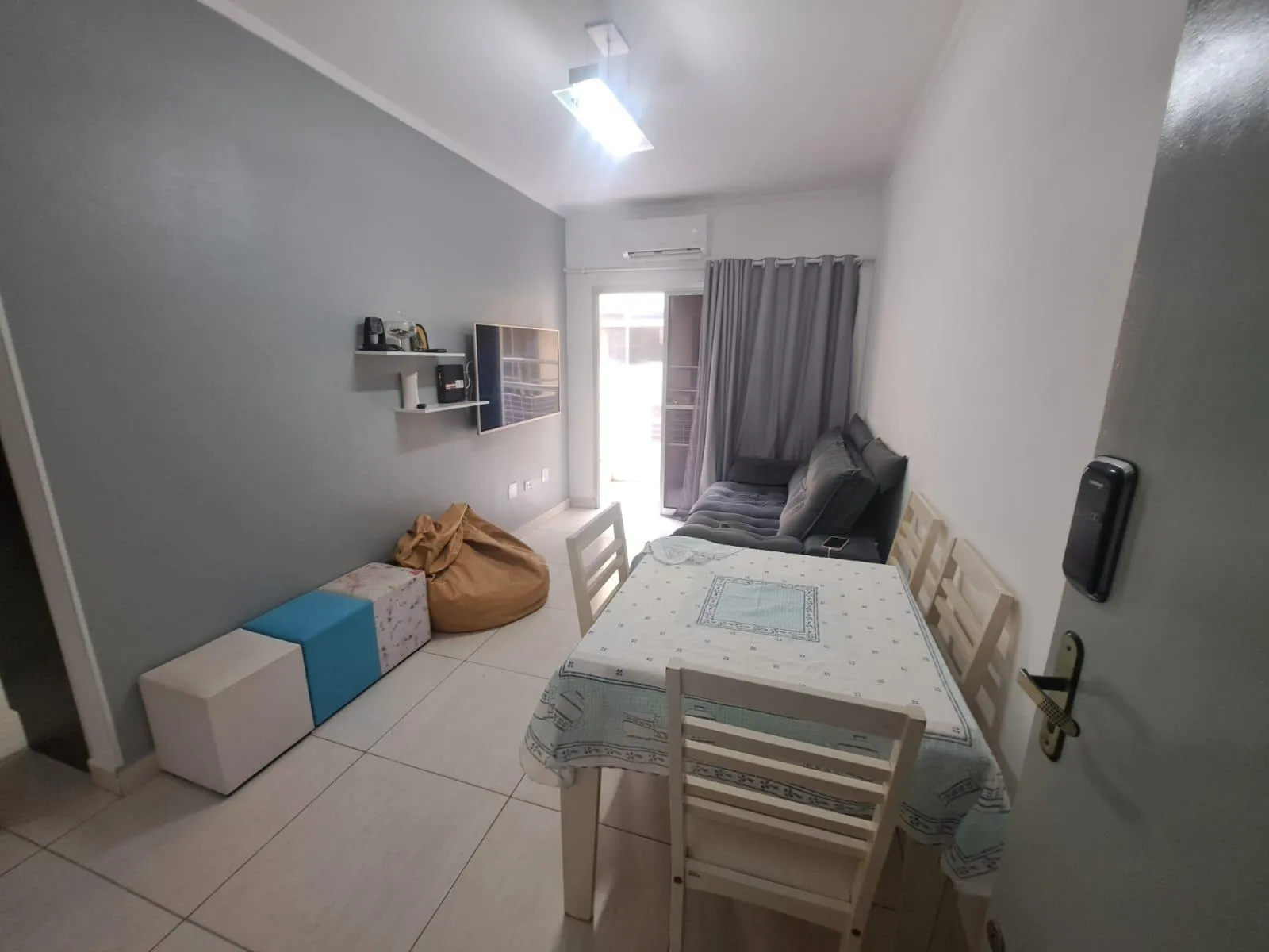 Imagem Apartamento para Venda em Praia Grande, Aviação, 1 dormitório, 1 banheiro, 2 vagas