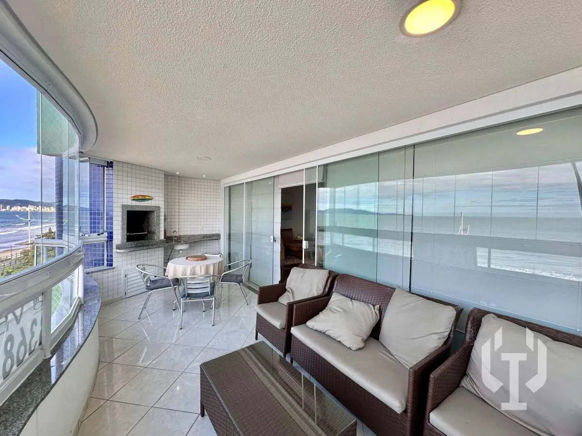 Foto do imóvel APARTAMENTO FRENTE MAR COM 03 DORMITÓRIOS PRONTO PARA MORAR - PÉ NA AREIA