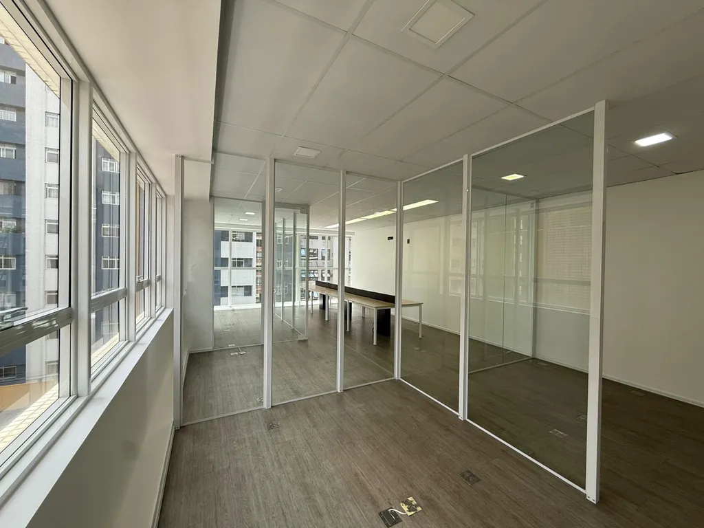 Imagem SALA COMERCIAL em Curitiba - PR, Batel