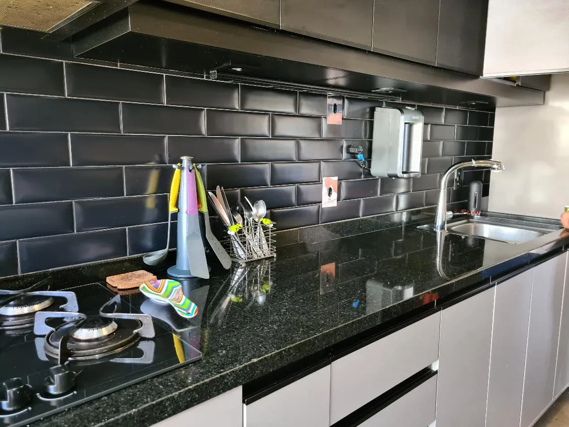 Imagem Apartamento aconchegante e versátil no Cambuí com quarto desmontável e moveis planejados.