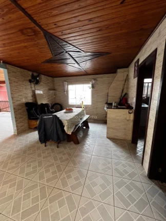 Imagem Sobrado com piscina para Venda em Guaratuba, ótima localização! rua asfaltada! Venha conferir!!