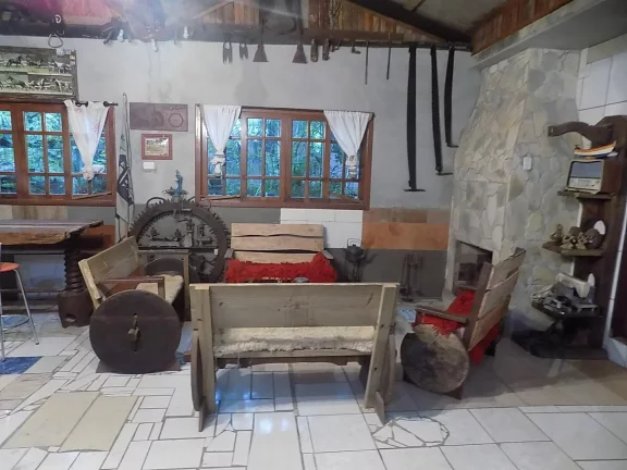 Imagem Imperdível! Casa Charmosa em Garopaba-SC com 3 Quartos, 2 Banheiros e Perto das Dunas!