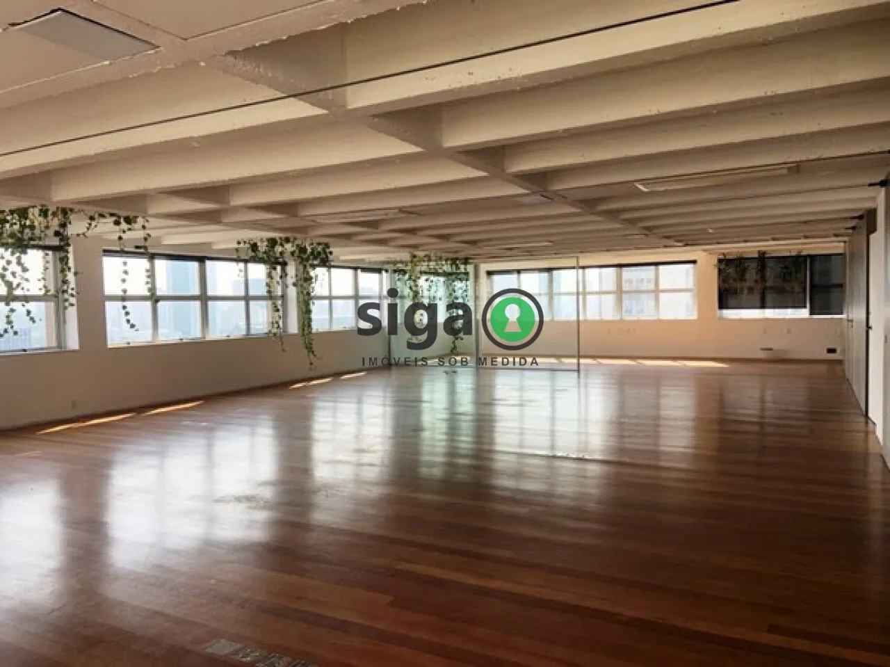 Imagem Vende-se meia laje comercial, reformada e pronta para uso, na Faria Lima