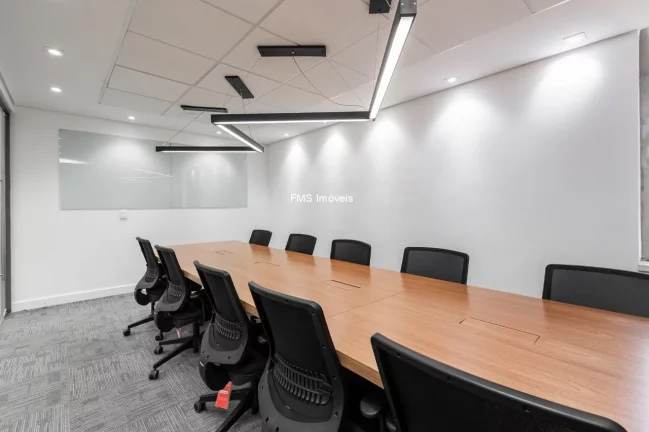 Imagem Conjunto Comercial de Alto Padrão mobiliado 330 m2 com 4 Salas e 5 Vagas de Garagem no Brooklin, São Paulo - SP!