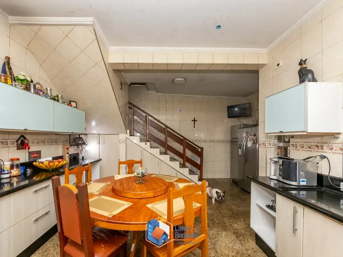 Imagem Sobrado para venda em Vila Gustavo com 3 quartos, sendo 3 suítes, 325m²