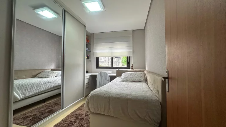 Imagem Apartamento Cobertura 3 quartos sendo 1 suíte para venda no bairro Petrópolis em Caxias do Sul