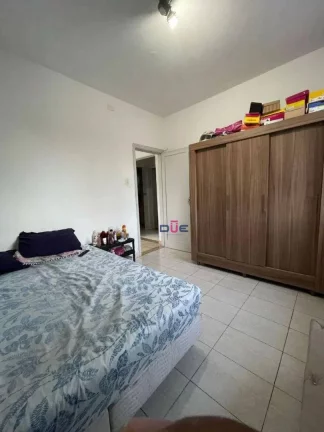 Imagem Apartamento com 2 dormitórios, 2 andar sem elevador esquina com canal 1 à venda, 66 m² por R$ 300.000 - Marapé - Santos/SP