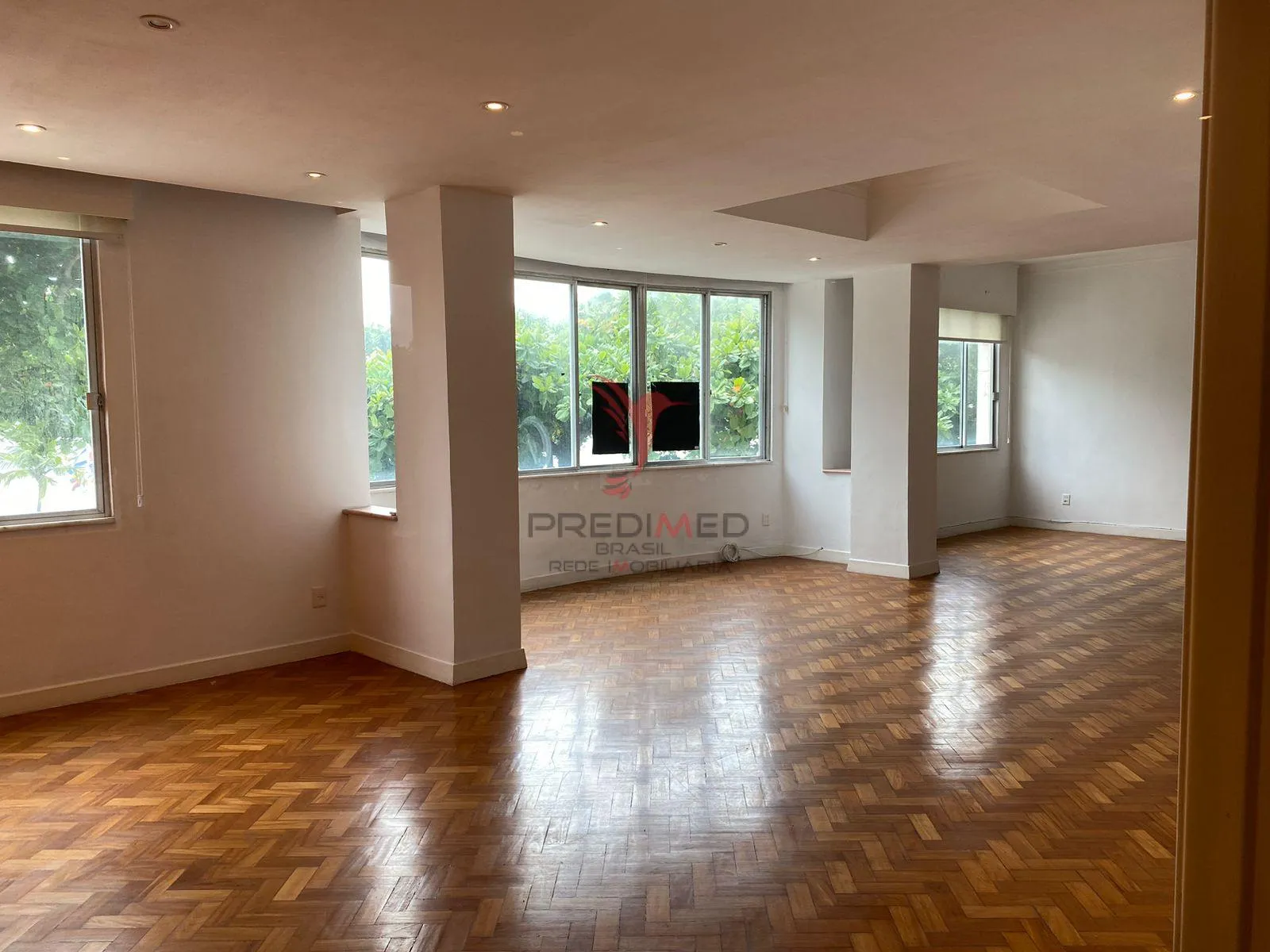 Imagem AV. ATLÂNTICA Copa , 223 M² FRONTAL MAR , TRADICIONAL PRÉDIO ,MUITO BEM ADMINISTRADO