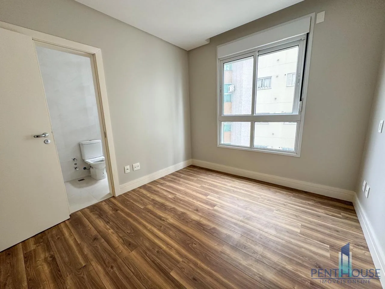 Imagem Apartamento Quadra Mar para Venda em Balneário Camboriú, CENTRO, 3 dormitórios, 3 suítes, 4 banheiros, 3 vagas