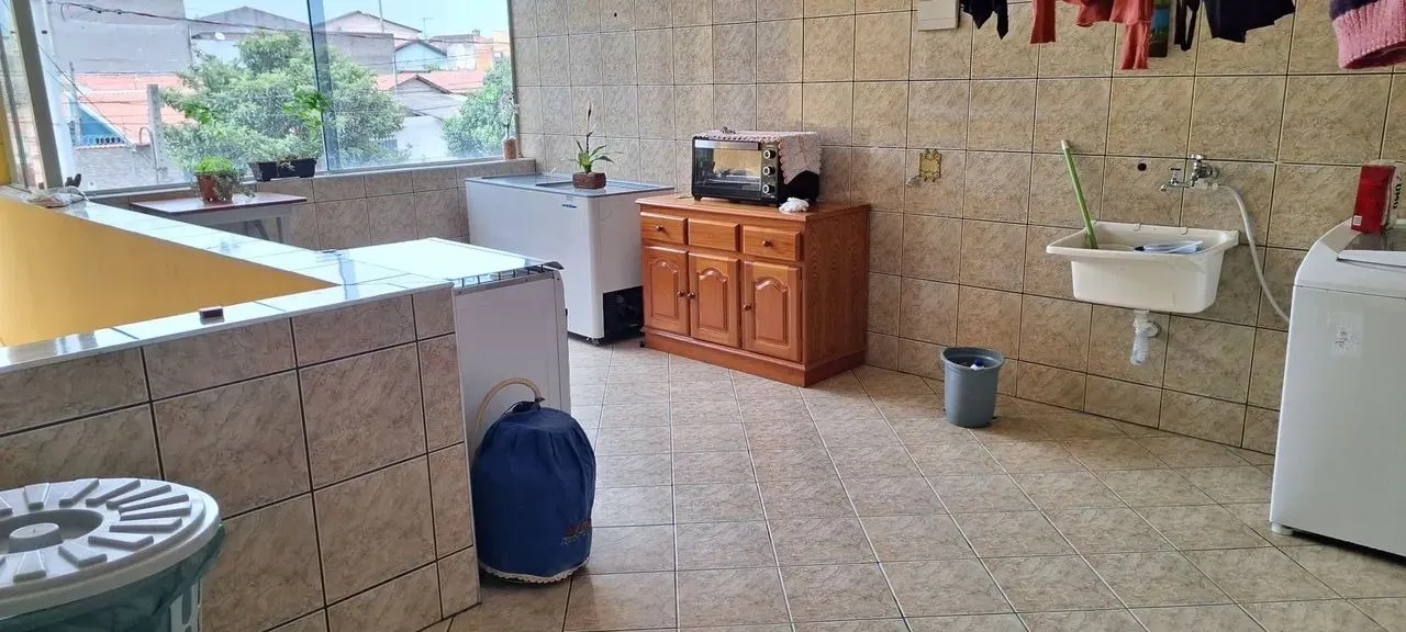 Imagem Imperdível Casa Comercial à Venda em Cidade], Bairro]: 3 Quartos, 1 Suíte, 1 Sala, 2 Banheiros, 5 Vagas, 256m²!