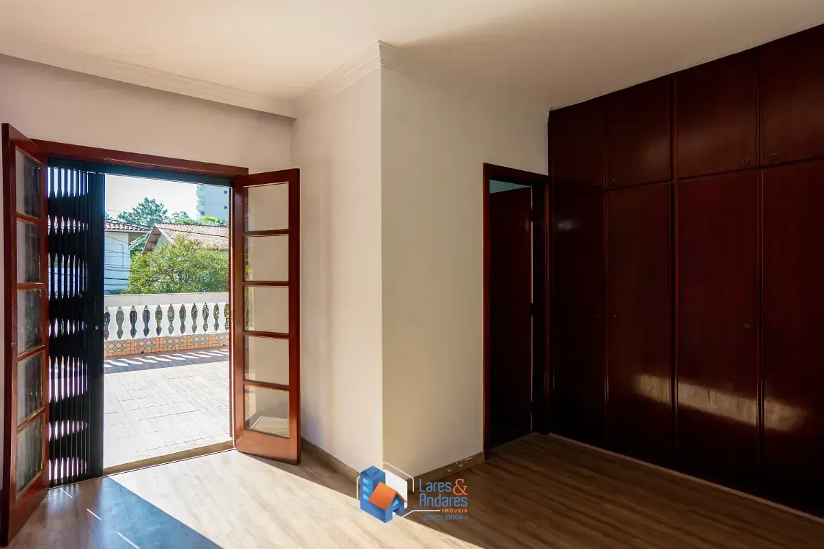 Imagem Sobrado para venda em Jardim das Vertentes com 4 quartos, 175m²