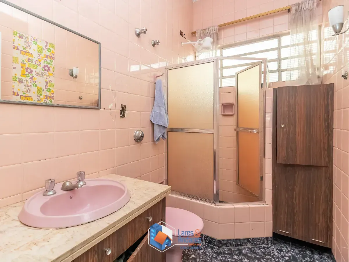 Imagem Casa para venda em Lapa com 6 quartos, sendo 2 suítes, 132m²