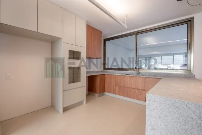 Imagem Imóvel de luxo na Vila Nova Conceição: casa de alto padrão com 3 quartos, 3 suítes e 3 vagas de garagem