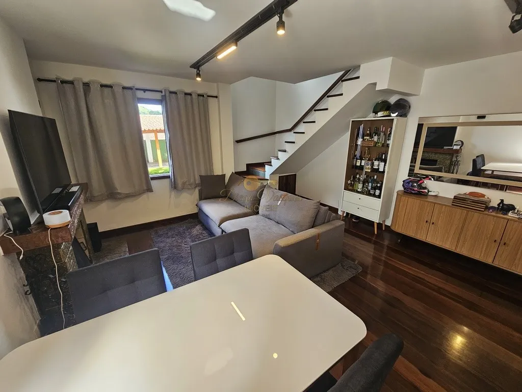 Imagem Casa em Condomínio para Venda em Teresópolis / RJ no bairro Bom Retiro
