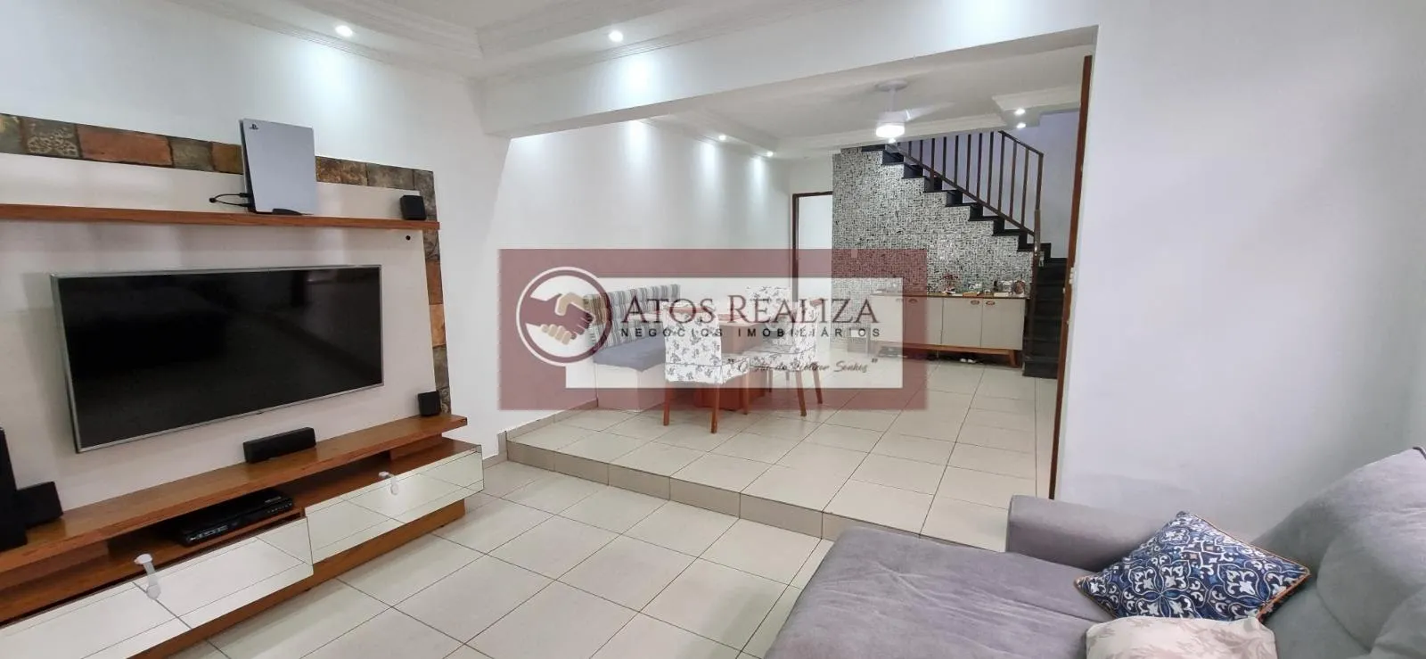 Imagem Venda sobrado em Vila Prudente, SP: 230m², 3 dorms, 1 suíte, 2 banheiros. Oportunidade imperdível por R$ 900 mil!