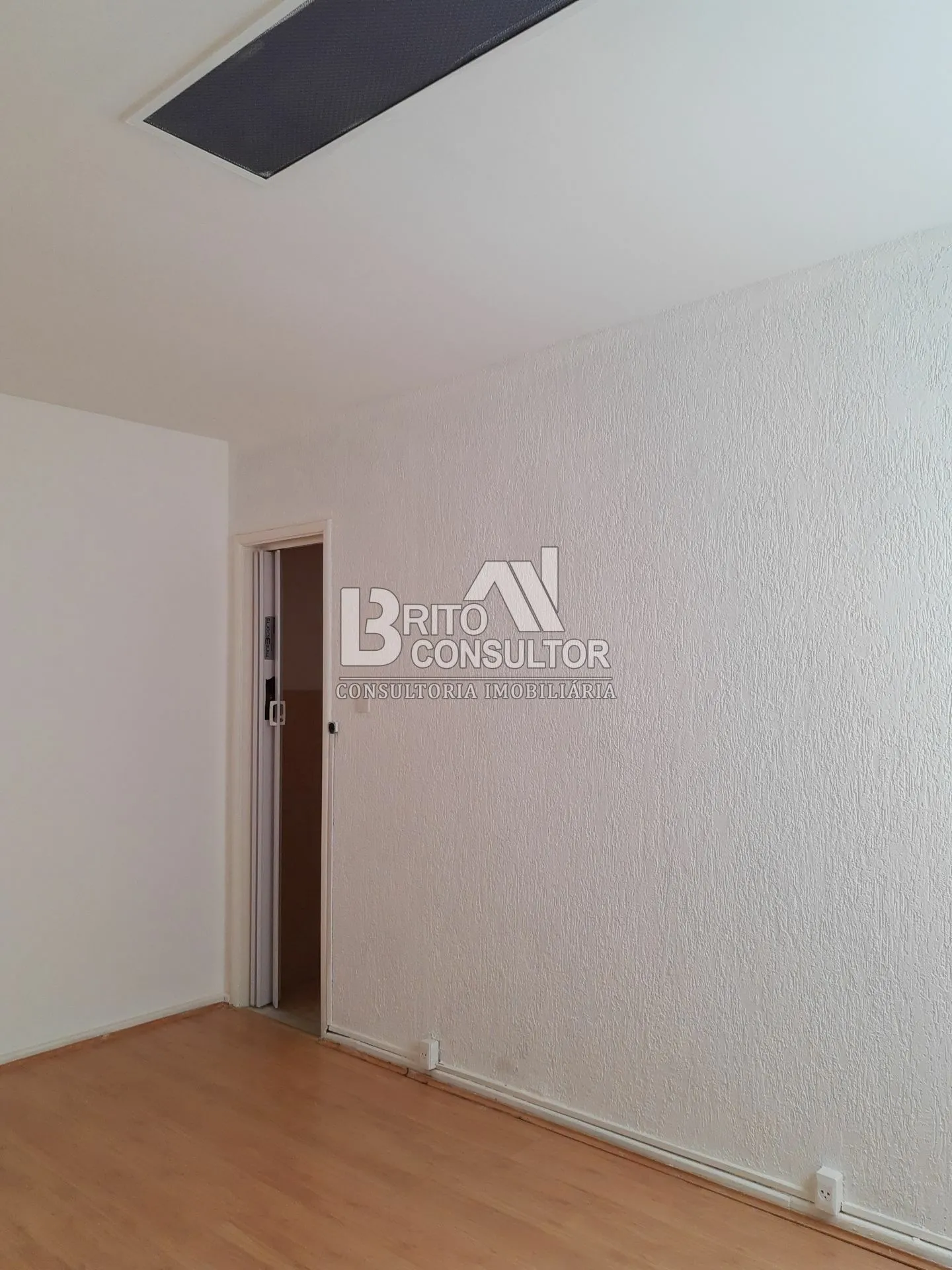 Imagem Sala Comercial á Venda Excelente Localização 16 M² Apenas 75.000 - Centro Niterói/RJ.